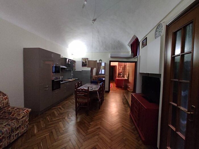 Appartamento trilocale in affitto in Stradone Farnese, Centro Storico, Piacenza