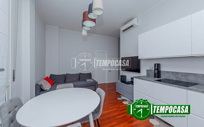 Appartamento bilocale in vendita in Via della Chiusa, Milano