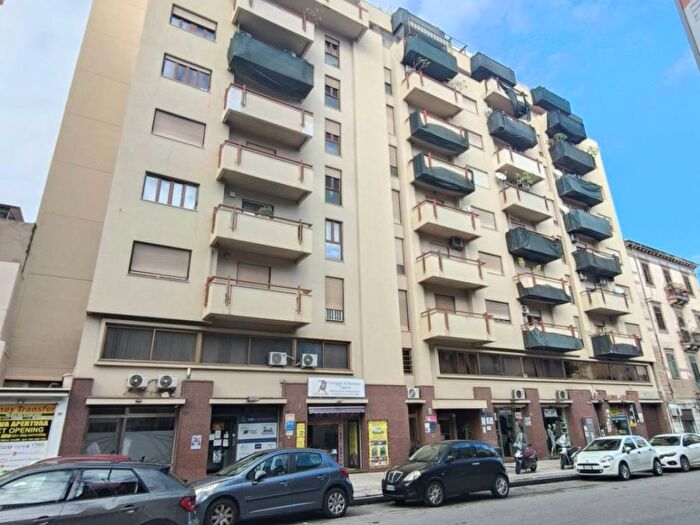 Appartamento trilocale in affitto in Via Dante, Malaspina, Palermo