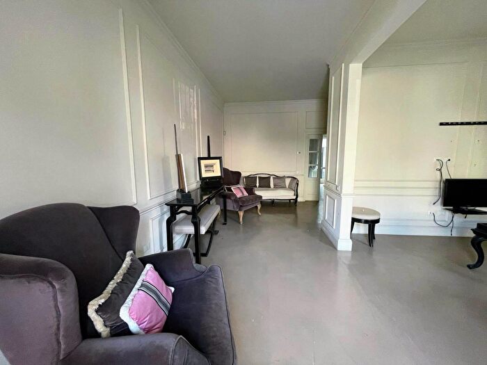 Casa con 9 locali in vendita in Prato