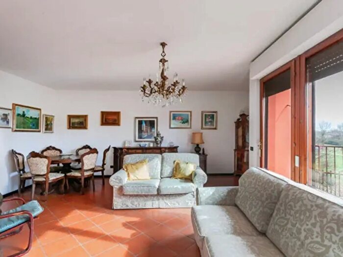 Appartamento trilocale in vendita in Via Tevere, Lainate