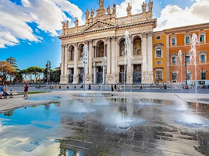 Appartamento quadrilocale in affitto in Piazza di San Giovanni in Laterano, San Giovanni, Roma