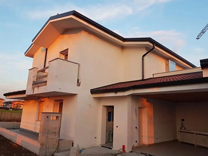 Appartamento trilocale in vendita in Pozzuolo Martesana