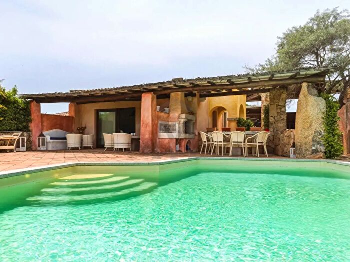 Casa con 6 locali in vendita in Via Pablo Picasso, Palau