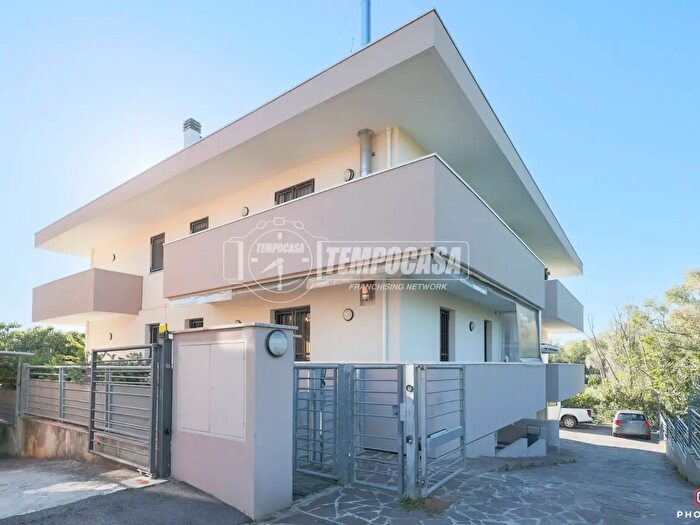 Appartamento con 5 locali in vendita in Viale Voltri, Riccione