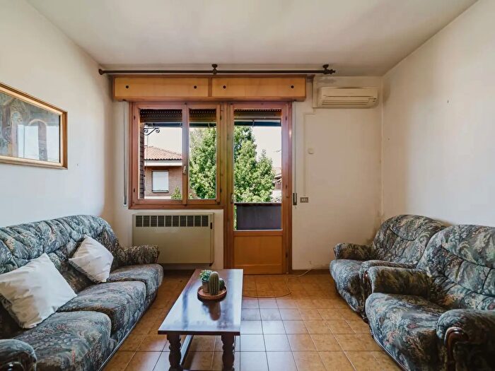 Appartamento trilocale in vendita in Via Vittorio Alfieri, Cento