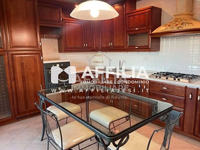 Appartamento con 5 locali in vendita in Via Ancona, Jesi