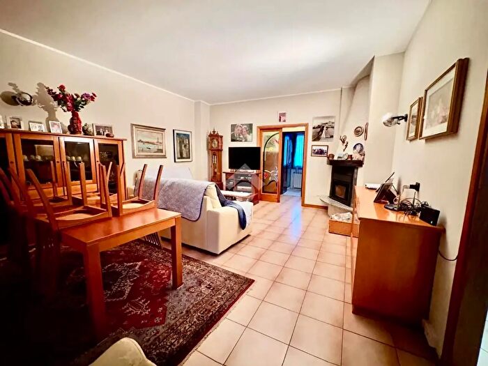 Appartamento trilocale in vendita in Via Locatelli, Palosco