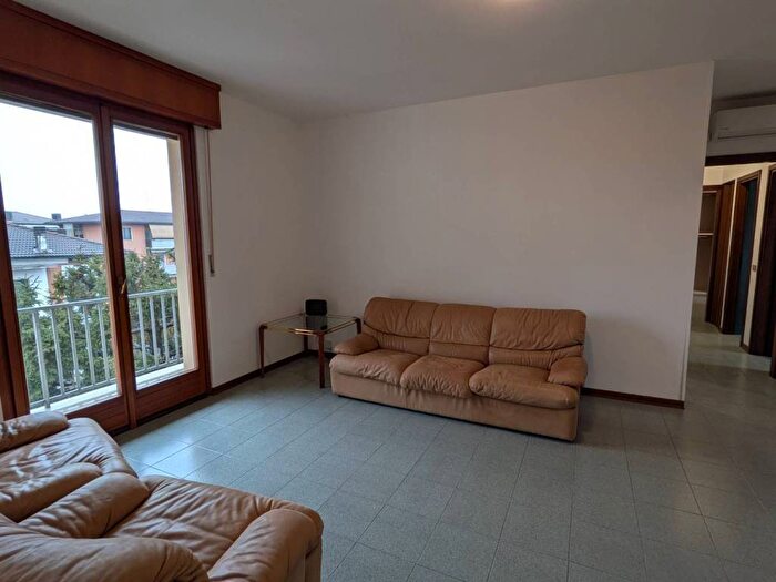 Appartamento con 5 locali in affitto in Via Michelotto Attendolo, Cà di David, Verona