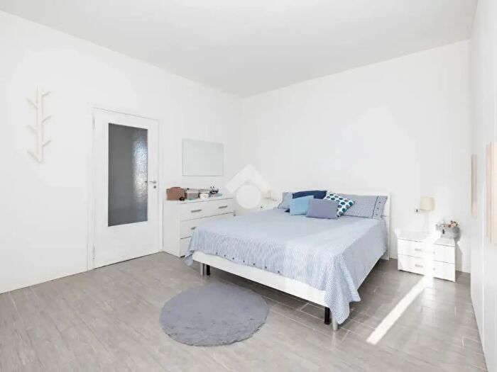 Appartamento bilocale in vendita in Via Giambellino, Milano