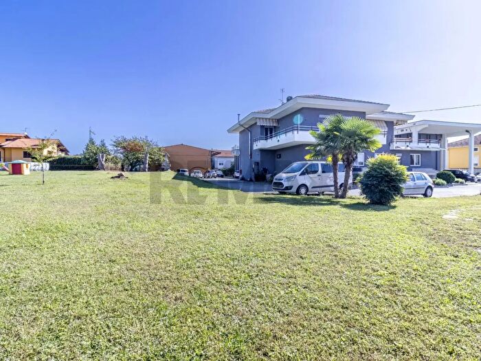 Casa con 5 locali in vendita in Via Galileo Galilei, Sandigliano