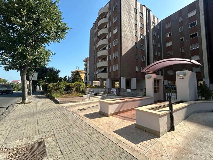 Appartamento trilocale in vendita in Viale Sergio Cosmai, Cosenza