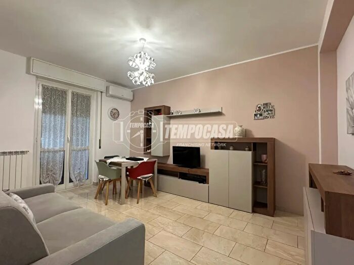 Appartamento bilocale in vendita in Via Pio IV VitaG, Melegnano