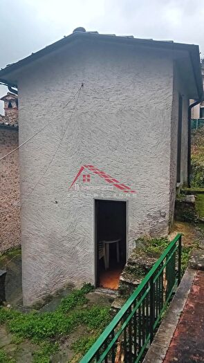 Casa trilocale in vendita in Seravezza