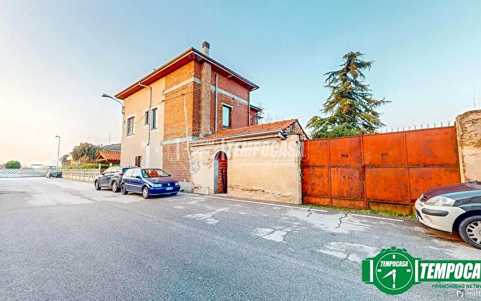 Casa con 5 locali in vendita in Frascarolo