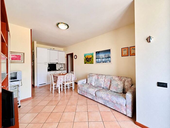 Appartamento bilocale in affitto in Piazza Virgilio, Centro, Sirmione