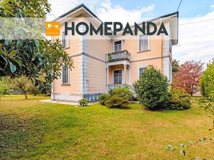 Casa con 6 locali in affitto in Centro, Castelletto Sopra Ticino