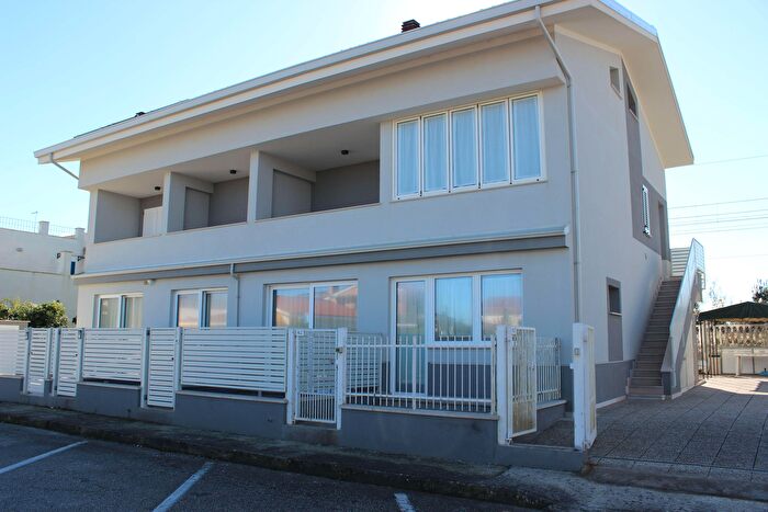 Appartamento trilocale in vendita in Via Lungomare Rocca Priora d, Falconara Marittima