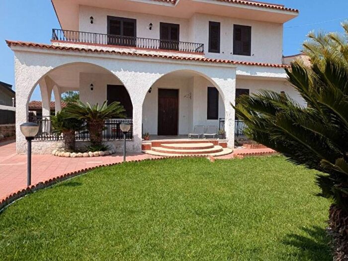 Casa trilocale in affitto in Via Romolo Gessi, Punta Milocca Fanusa Mare, Siracusa