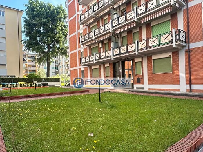 Appartamento quadrilocale in vendita in Via Enrico Fermi, Massa