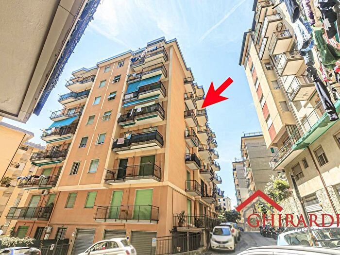 Appartamento trilocale in affitto in Via Emanuele Canesi, Sestri Ponente, Genova