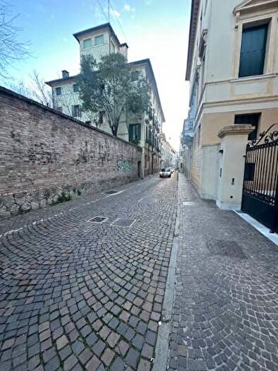 Casa trilocale in affitto in Via Daniele Manin, Duomo, Treviso