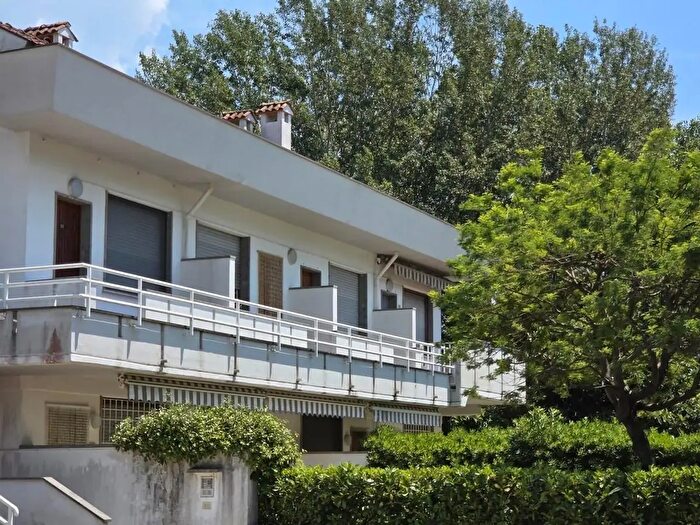 Appartamento trilocale in vendita in Massa