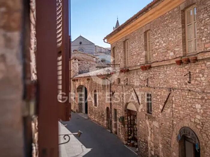 Appartamento con 5 locali in vendita in Assisi