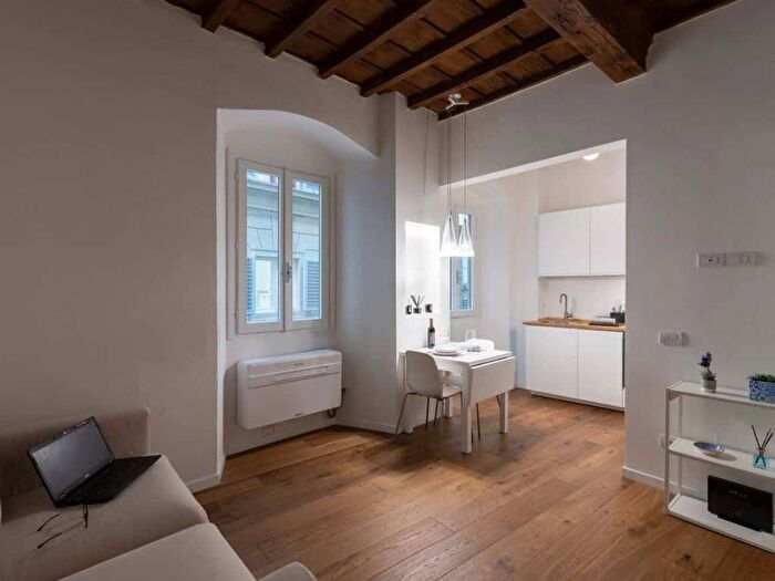 Appartamento bilocale in affitto in Via Dante Alighieri, Signoria Uffizi, Firenze