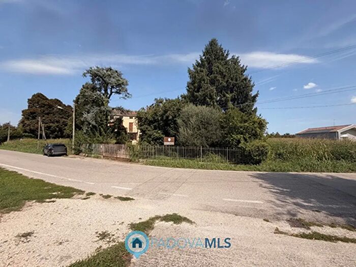 Casa con 6 locali in vendita in Via Ca' Silvestri, Padova