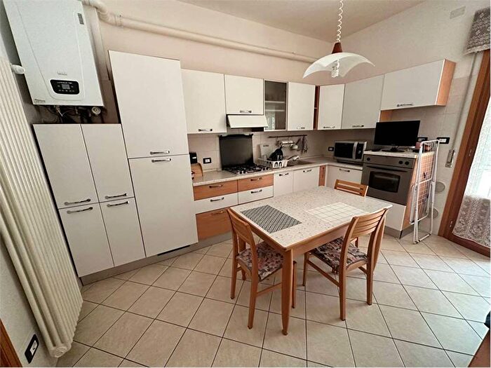 Appartamento bilocale in affitto in Via Leopardi ARREDATO, Colombarina, Imola