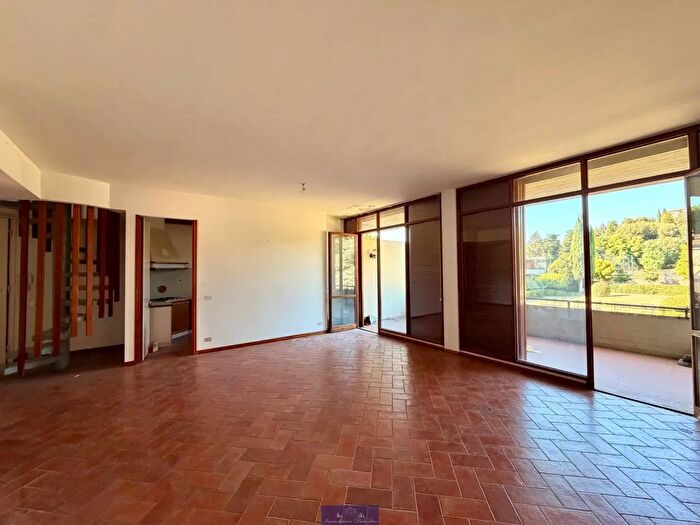 Appartamento con 6 locali in vendita in Via Alesso Baldovinetti, Firenze