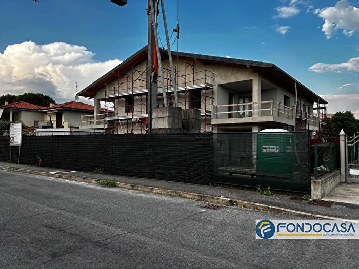 Appartamento quadrilocale in vendita in Via Matteotti, Grumello Del Monte