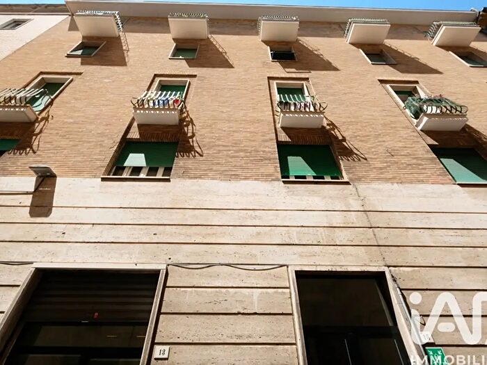 Appartamento con 6 locali in vendita in Via Matas, Ancona