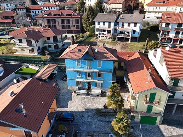 Appartamento trilocale in affitto in Via Mazzola, Colazza