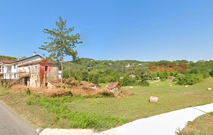 Casa con 6 locali in vendita in Via Fallena Snc, Casalvieri