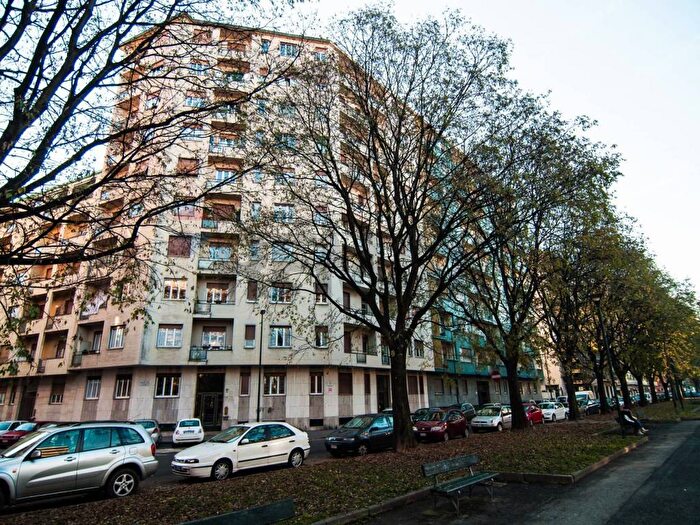 Appartamento trilocale in affitto in corso Telesio, Parella, Torino