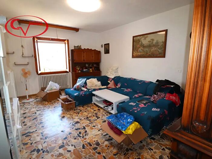 Appartamento con 6 locali in vendita in Via della Costa, Montevarchi