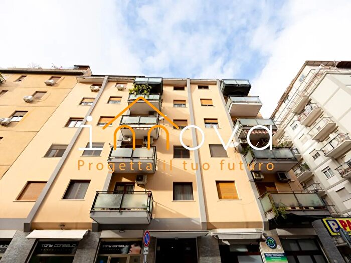 Appartamento con 5 locali in vendita in Via degli Orti, Palermo