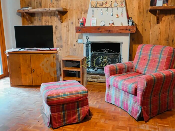 Appartamento con 5 locali in affitto in Courmayeur