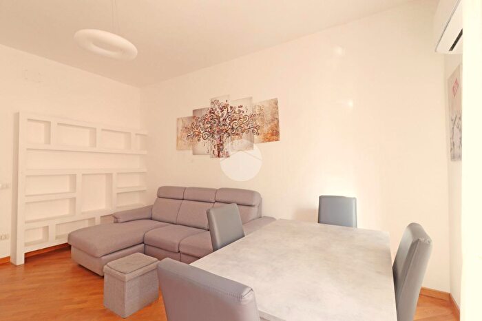 Appartamento trilocale in vendita in Via Luigi Canepa, Alghero