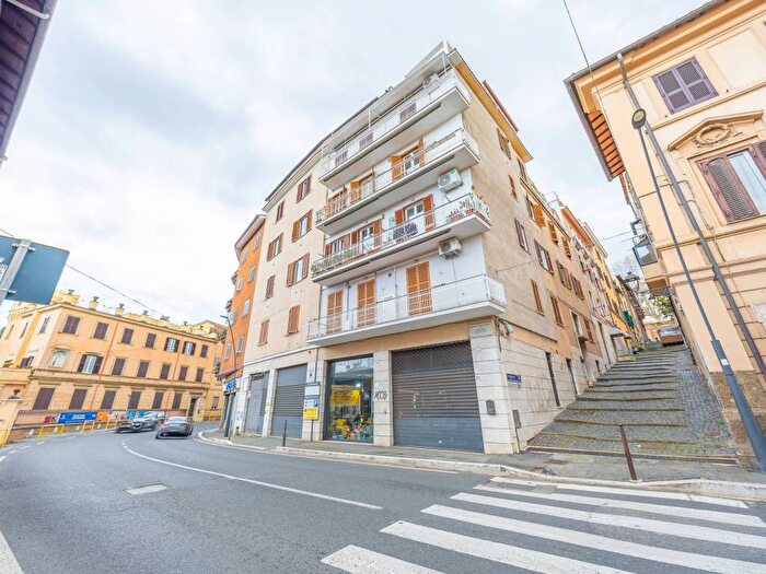 Appartamento trilocale in affitto in Via Goffredo Mameli, Frascati