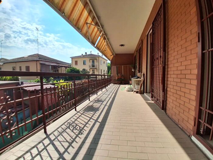 Appartamento con 5 locali in vendita in Via Alba, Modena