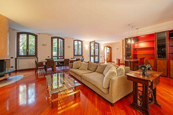 Casa con 6 locali in affitto in Via Edmondo De Amicis, Centro Storico, Monza