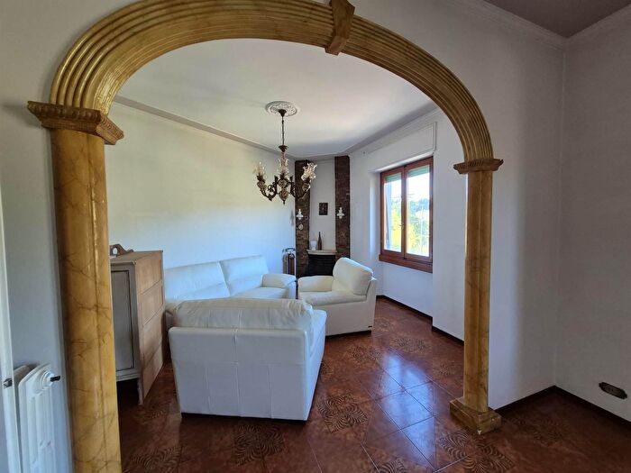 Appartamento con 5 locali in vendita in Fiesole