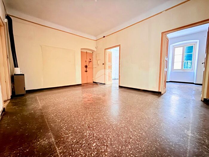 Appartamento quadrilocale in vendita in Via Caterina Rossi, Genova