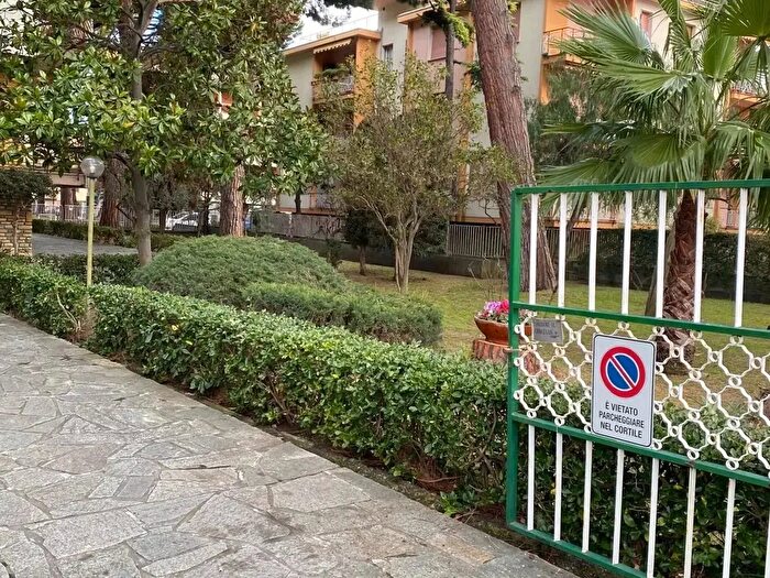 Appartamento quadrilocale in vendita in Via Serena, Bordighera