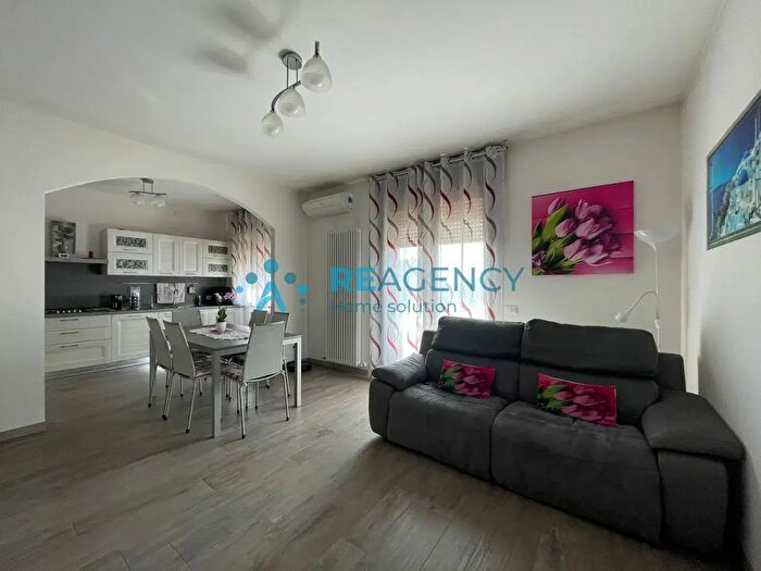 Appartamento trilocale in vendita in Monticello Conte Otto