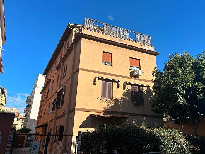 Appartamento bilocale in affitto in Via Cesare Lombroso, Torresina, Roma