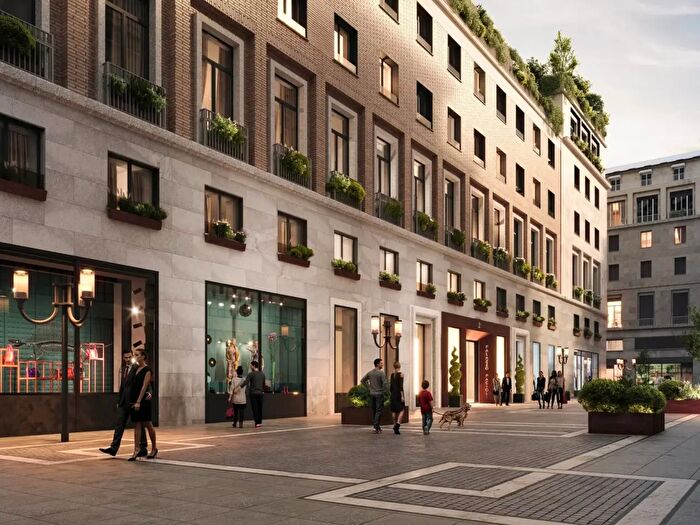 Appartamento con 7 locali in vendita in Via Giovanni Amendola, Torino